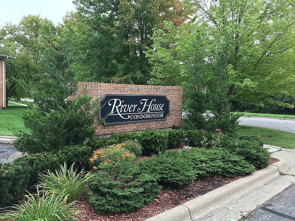 Riverhouse sign