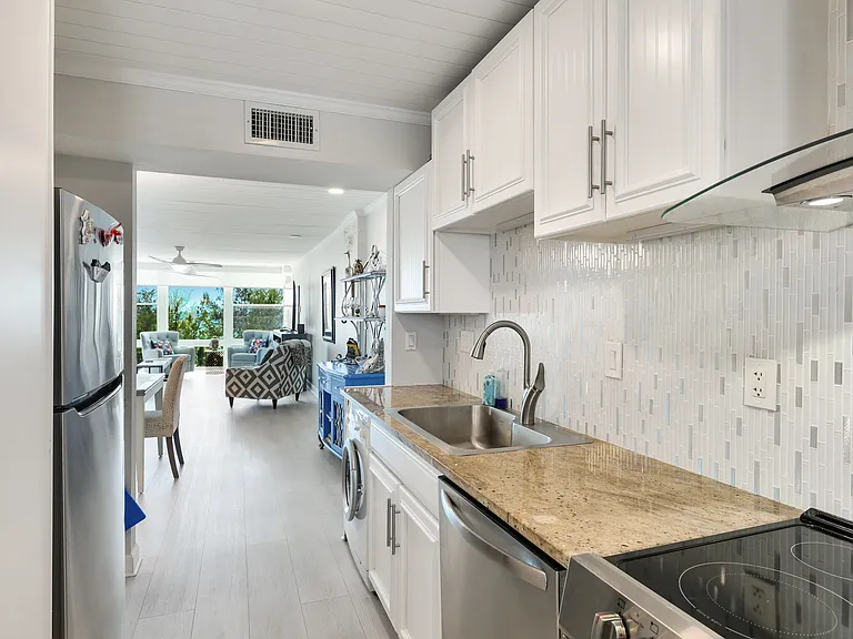 5200 Gulf Dr #608 — Photo 13