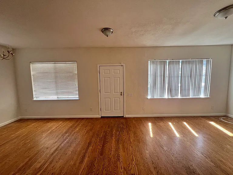 339 Torrington Dr #1 — Photo 3