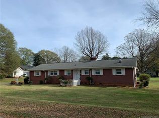 2210 Bayview Dr, Gastonia, NC 28054