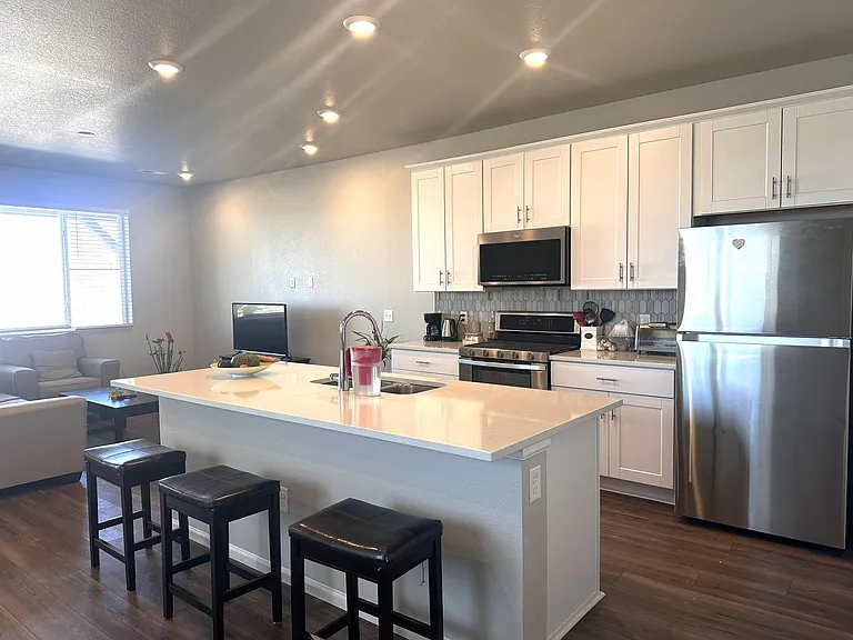 13943 Vispo Way — Photo 6