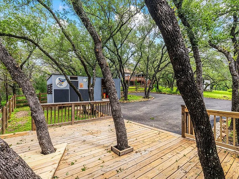 408 Breezing Ln — Photo 5
