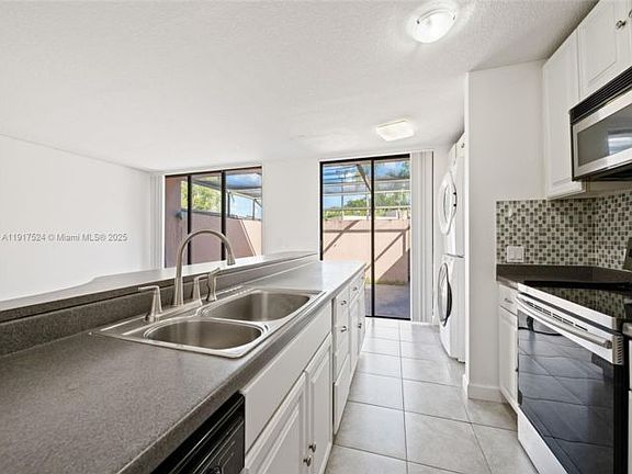 3rd image of 1017 NW 124th Ave