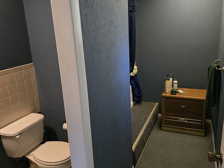 1002 S Cedar St — Photo 4