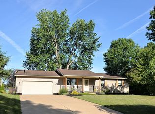 687 Muskingum Ave NW, Brewster, OH 44613