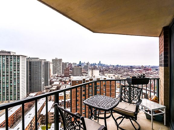 4th image of 3660 N Lake Shore Dr APT 2307