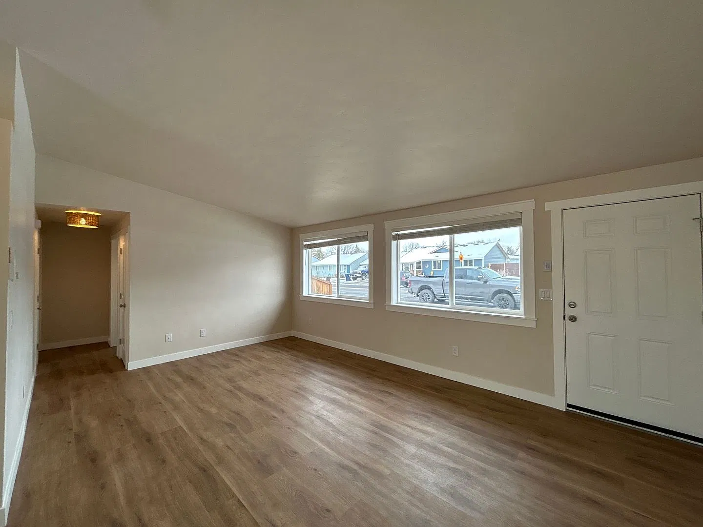 Remodeled 2 Bedroom / 2 Bathroom home in SW Redmond — Photo 4