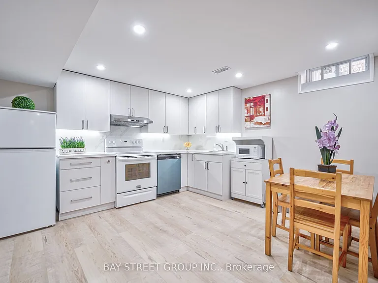 169 Killian Rd #A — Photo 18
