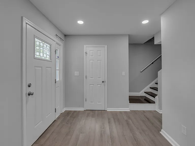817 Biltmore Dr — Photo 4