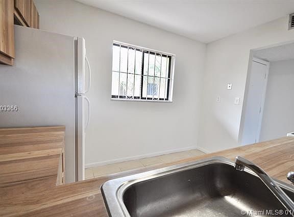 5th image of 8635 NW 8th St APT 408