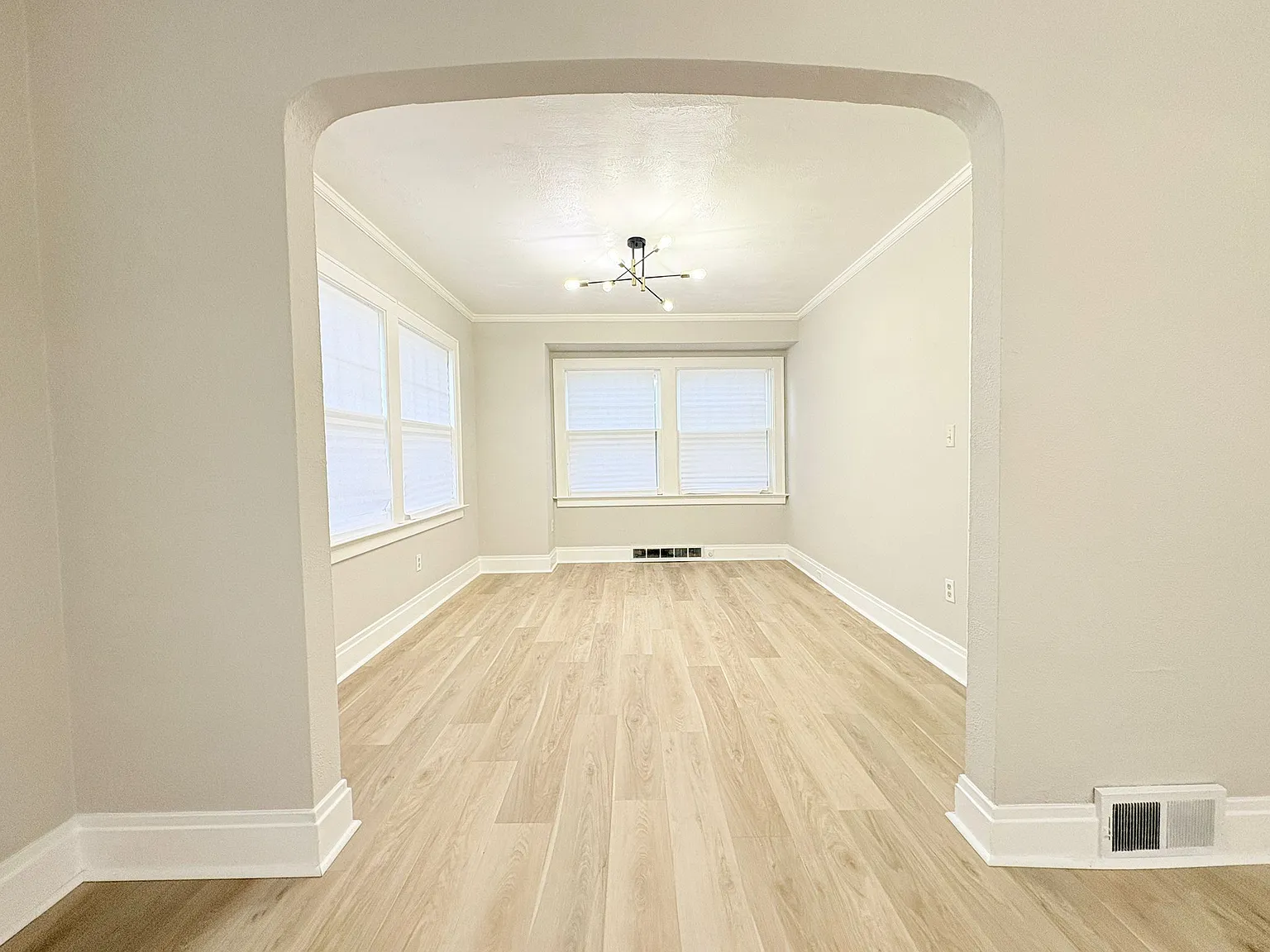 3 bed, 1254 sqft, $1,375 — Photo 4