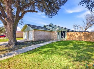 509 Ivanhoe Dr, Victoria, TX 77901
