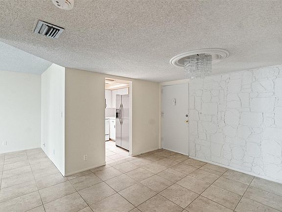 4th image of 3004 NE 5th Terrace #109-C