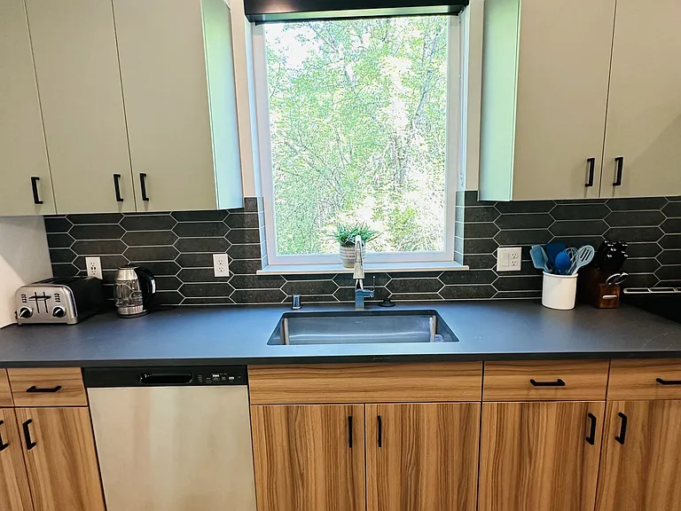 Luxury Unit 222 furnished (2BR 2BA) Similar Units: 322, 422 *Unit features vary. Inquire with our leasing office to schedule a tour!