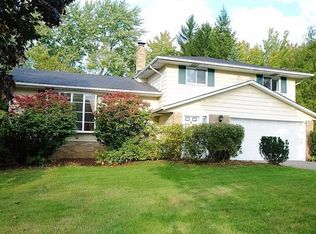 5650 Elm Hill Dr, Solon, OH 44139