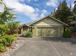 101 Amethyst Dr, Sequim, WA 98382