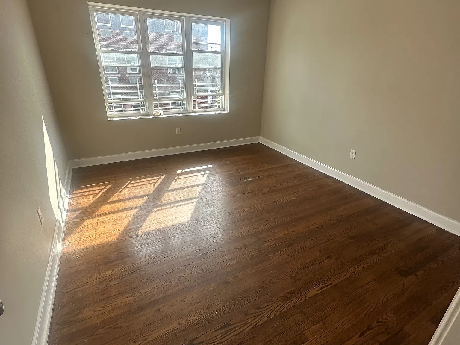 2 bed, 850 sqft, $1,700 — Photo 2