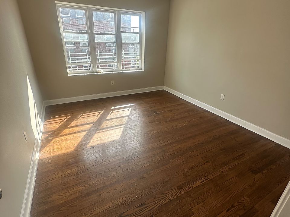 2nd image of 885 18th Ave #302