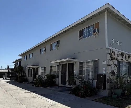 4340 Walnut Photo 1