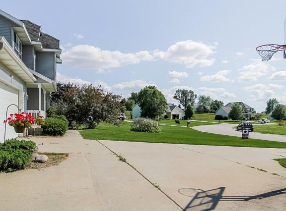 5th image of 5940 Terrace Park Dr NE