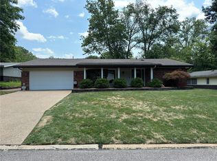 1620 Rathford Dr, Saint Louis, MO 63146