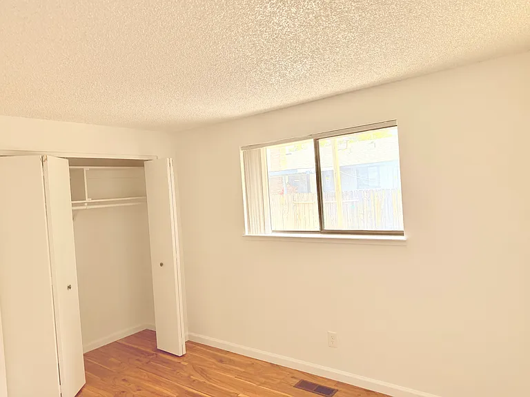 525 E Gault Way — Photo 11