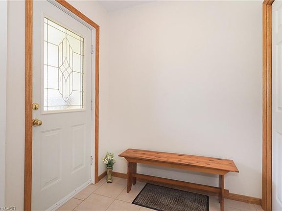 4th image of 16 Maple St