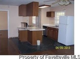 1902 Wendover Dr, Fayetteville, NC 28304