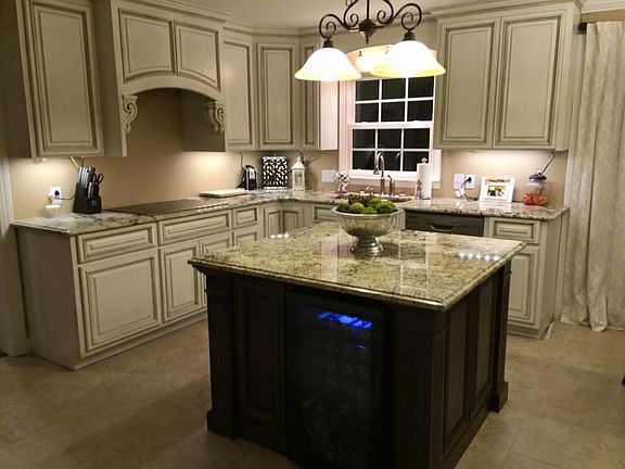 3rd image of 110 Creek Cir
