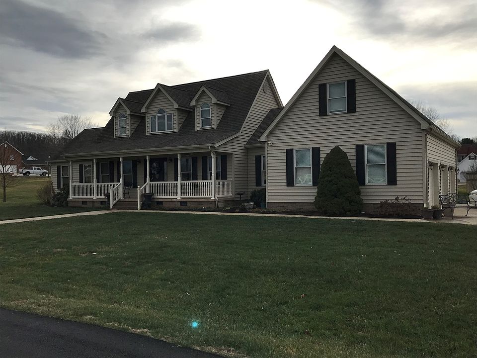 2nd image of 1048 Iris Ln