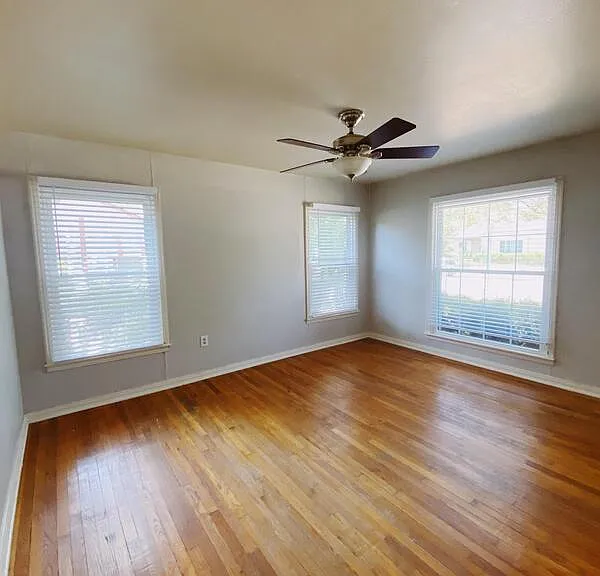 3412 Brady Ave — Photo 4
