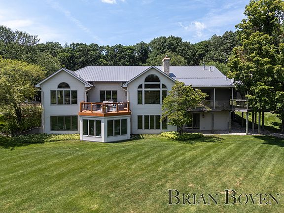3rd image of 8580 Winterforest Dr NE