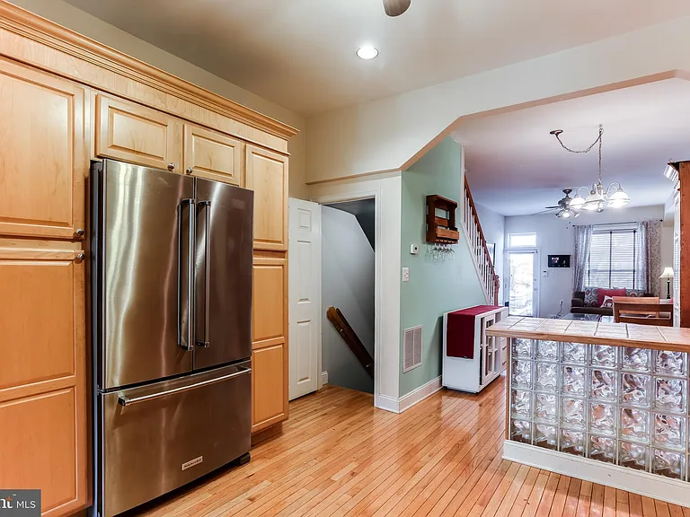 814 S Clinton St — Photo 15