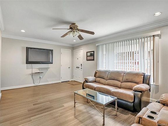 2nd image of 3123 Newington Ct