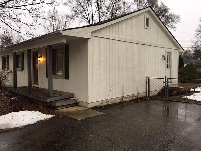 2nd image of 197 Rustic Cir