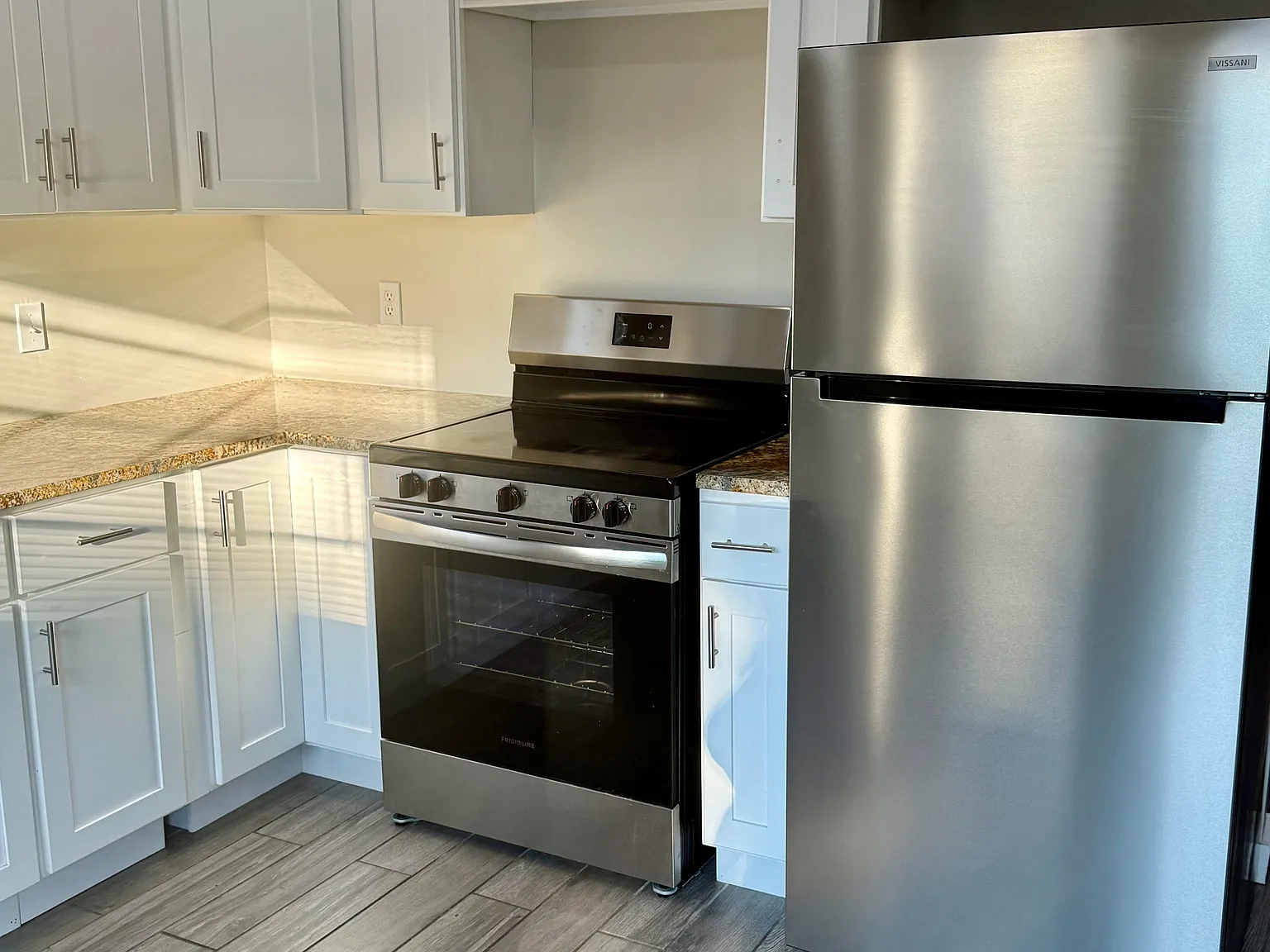 2 bed, 924 sqft, $1,590 — Photo 3