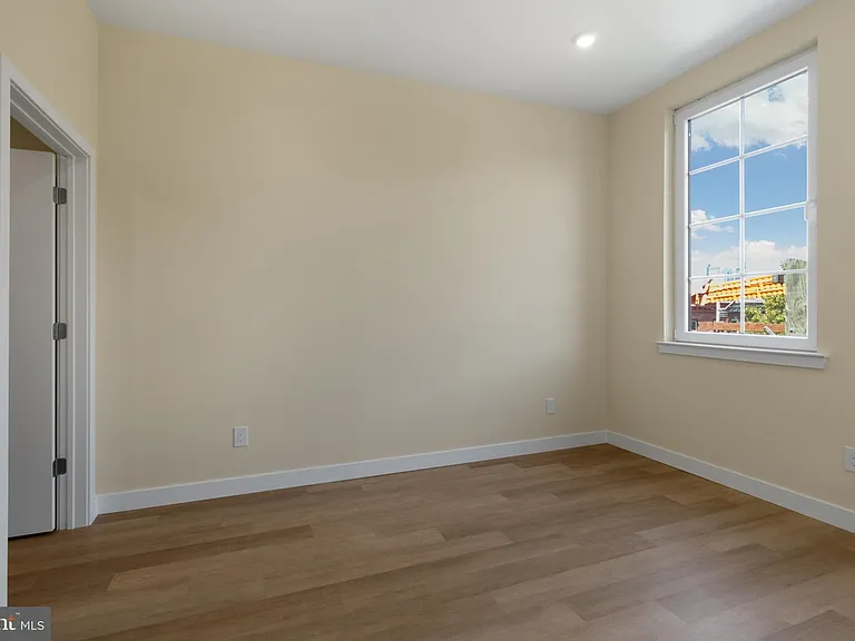 1701 S 4th St #203 — Photo 12