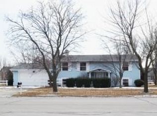 1131 Meadow View Ln, De Pere, WI 54115