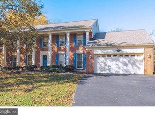 1028 Riva Ridge Dr, Great Falls, VA 22066