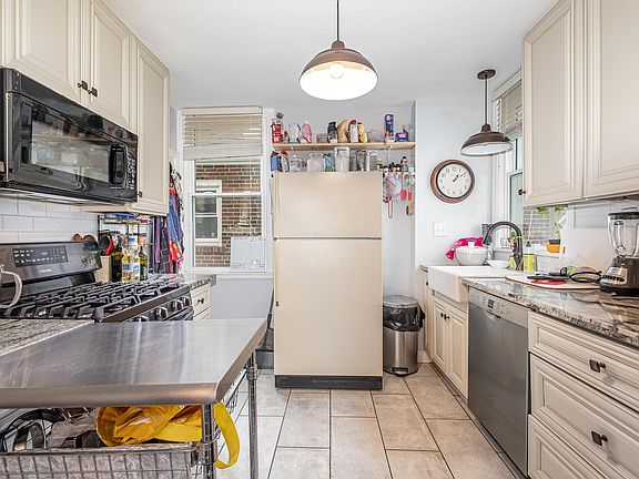 Kitchen. Pictures were taken while current tenant lives there