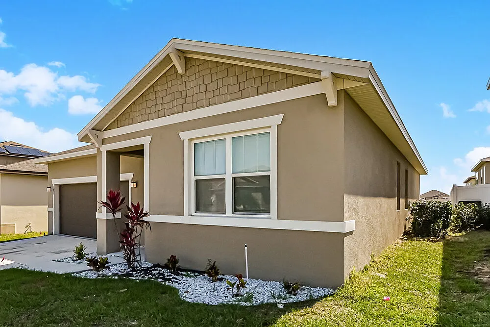 3 bed, 2.0 bath, 1635 sqft, $2,175 — Photo 3