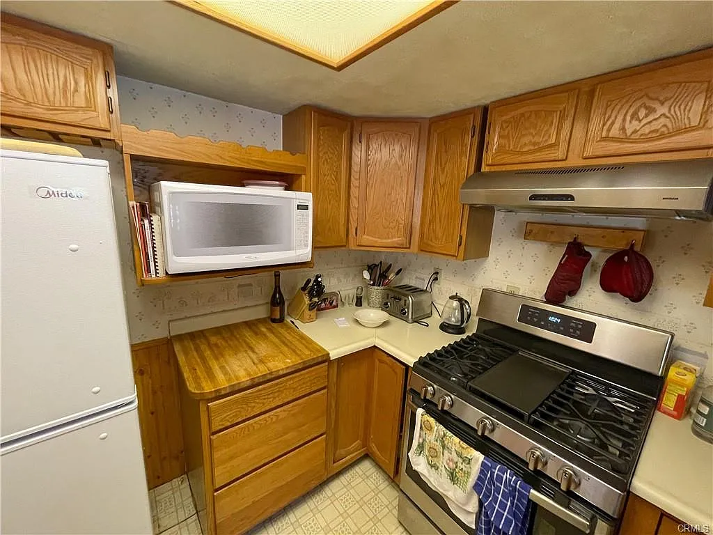 Building Photo - 1521 Lassen Way