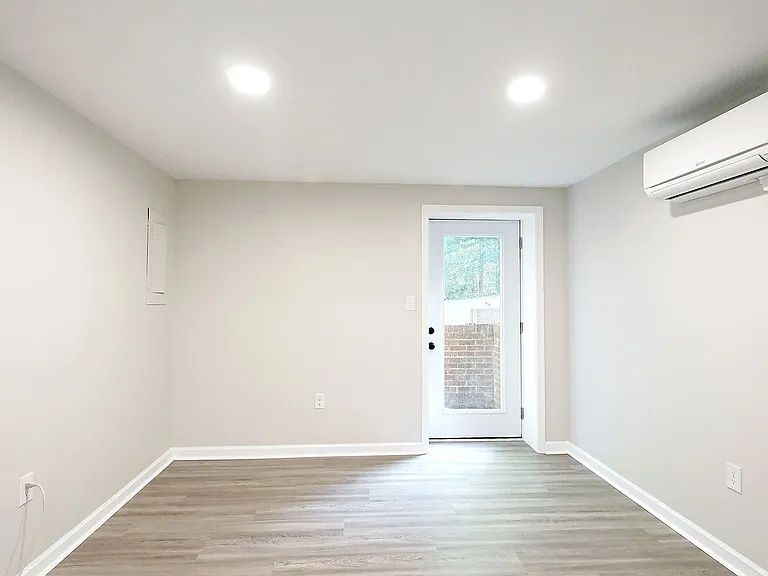 703 Oak Creek Rd — Photo 17