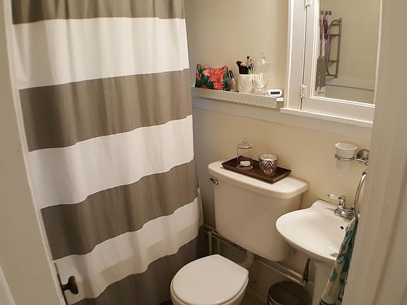 5th image of 3348 Dupont Ave S #5