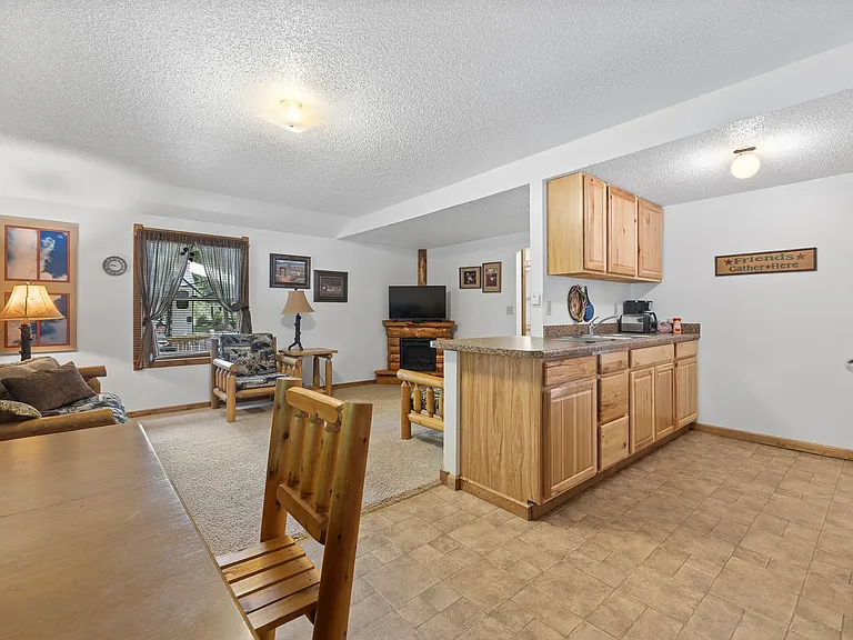 2912 Chapel Ln — Photo 4