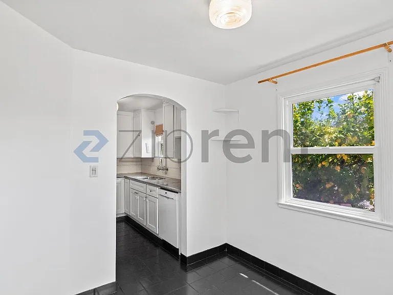 14331 Capri Dr — Photo 17