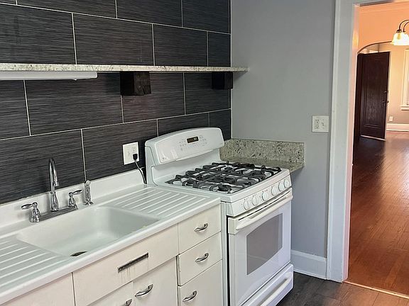 5th image of 1524 Crosby St