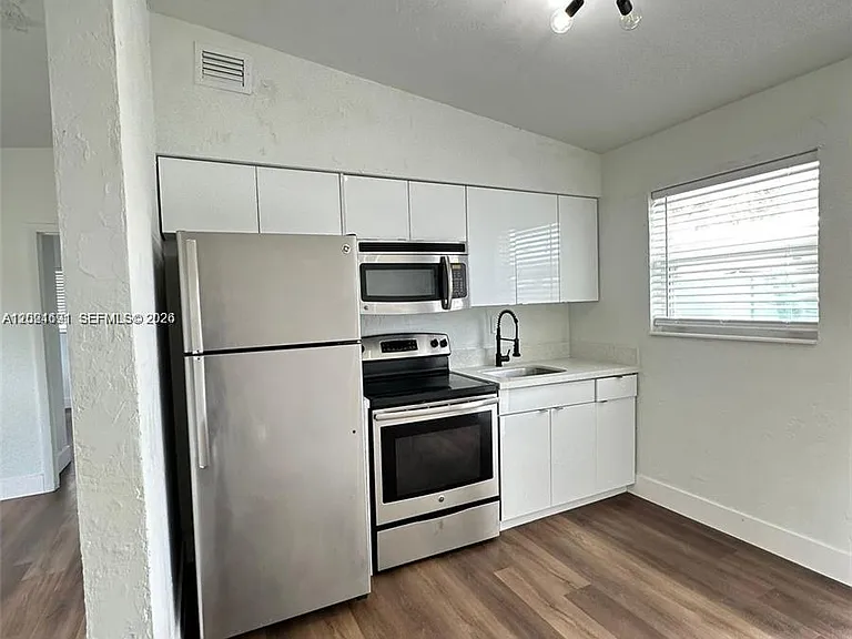 2029 Washington Ave #1 — Photo 3