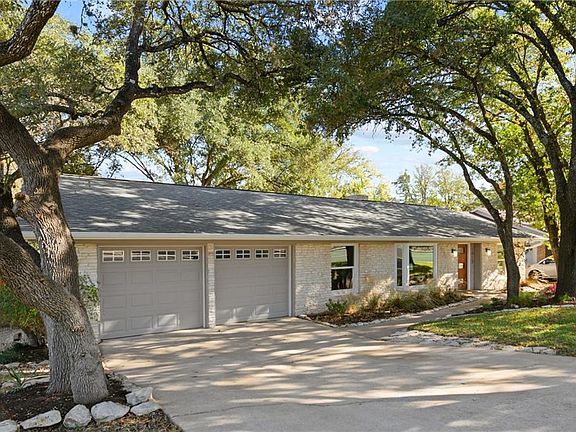 3rd image of 1913 Barton Hills Dr