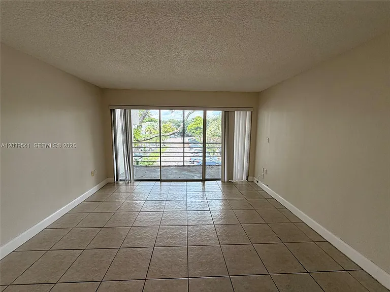 4205 N University Dr #309 — Photo 9